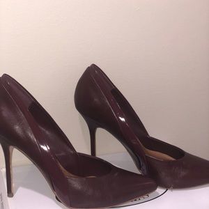 Steve Madden pumps . Maroon color